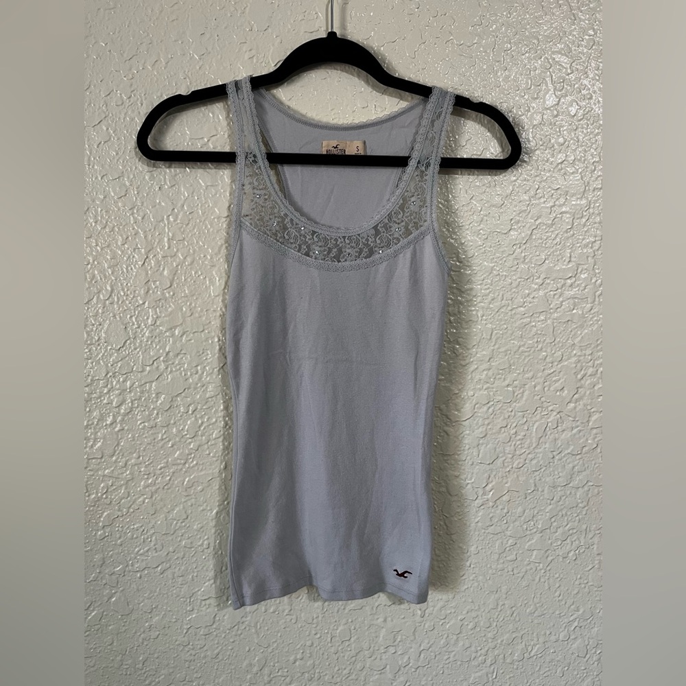 🎀3/$10 Light Gray Hollister Tank with Lace and Beading